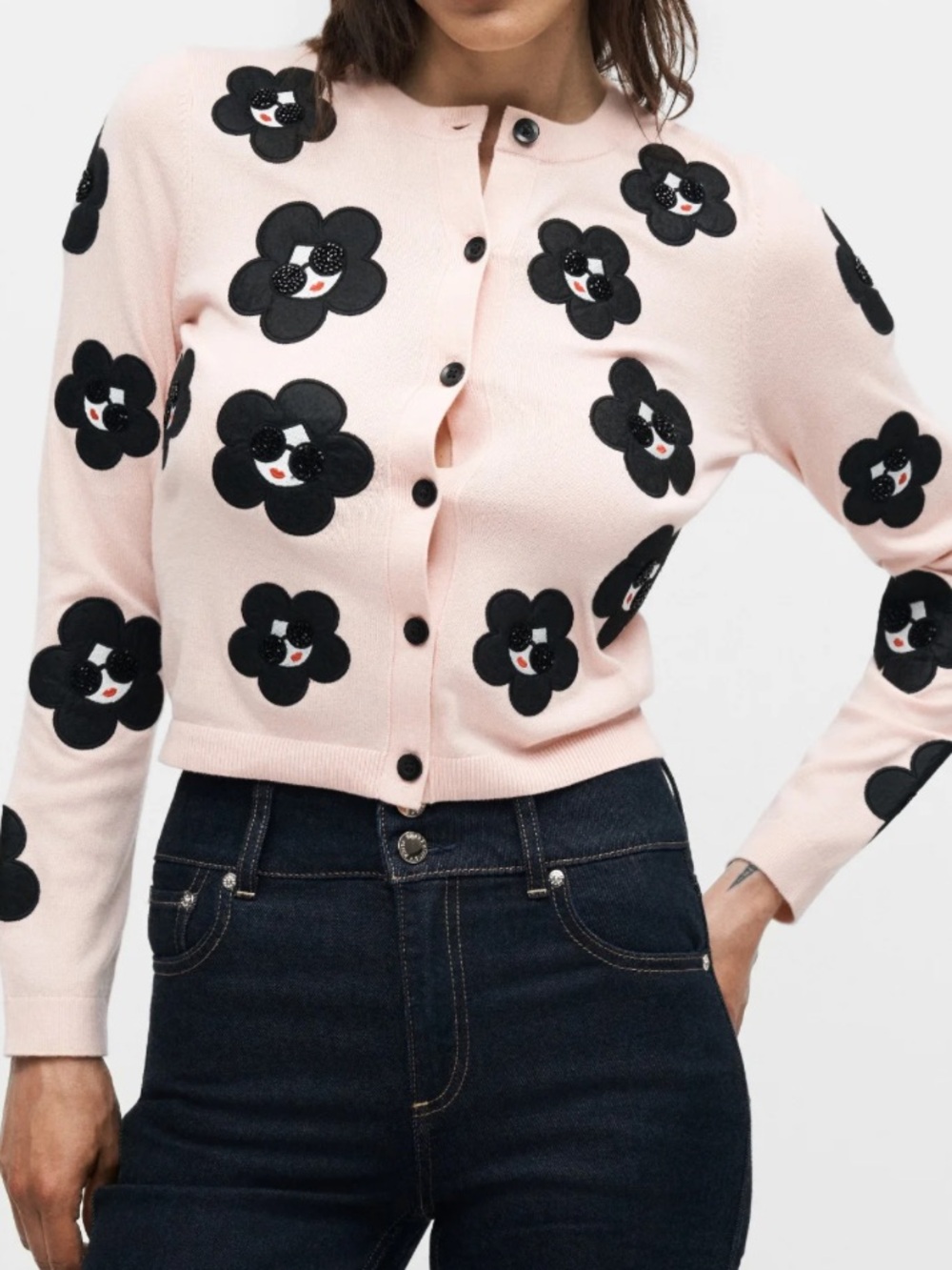 Alice + Olivia
Ruthy Flower Stace Face Cardigan  in English rose - Picture 4 of 14